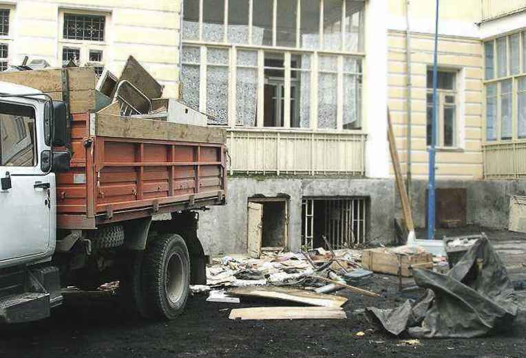 Вывоз бытового мусора дешево из село Неёлово Псковской обл. в Псков