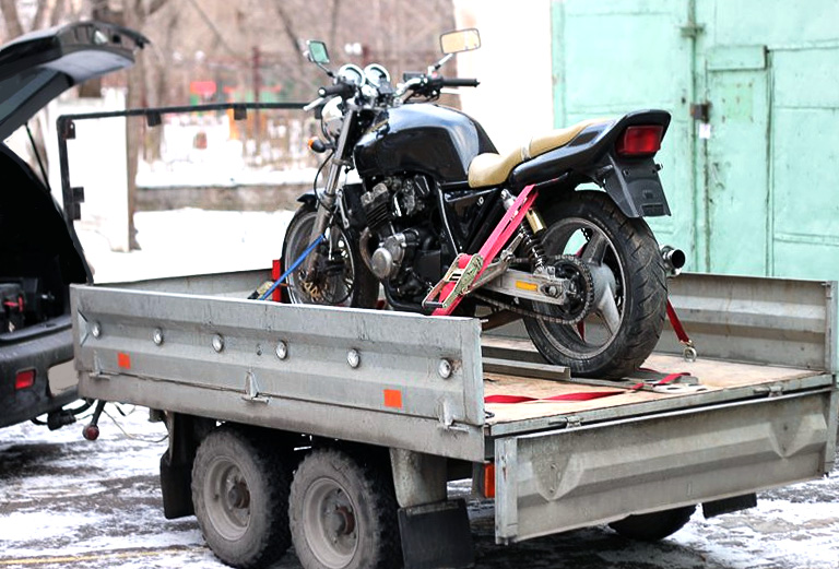 Эвакуатор для мотоцикла  из Пскова в Тюмень