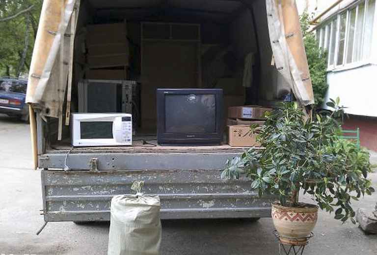 Заказать отдельный автомобиль для перевозки личныx вещей : Домашние вещи из Находки в Краснодар